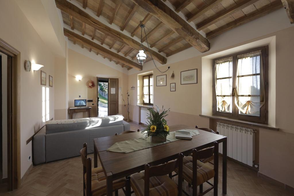 Agriturismo Bagnaia San Quirico dʼOrcia Szoba fotó